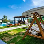 5 Bedroom Luxury With Private Pool Hot Tub 카스