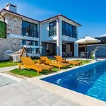 빌라 5 Bedroom Luxury With Private Pool Hot Tub *