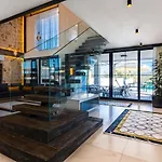 빌라 5 Bedroom Luxury With Private Pool Hot Tub *