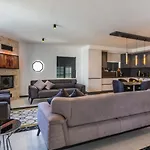 빌라 5 Bedroom Luxury With Private Pool Hot Tub