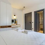5 Bedroom Luxury With Private Pool Hot Tub 빌라