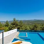 5 Bedroom Luxury With Private Pool Hot Tub 빌라 카스