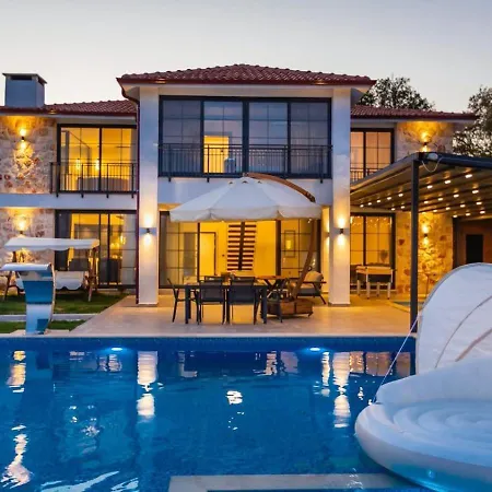 Kas 5 Bedroom Luxury With Private Pool Hot Tub Villa *