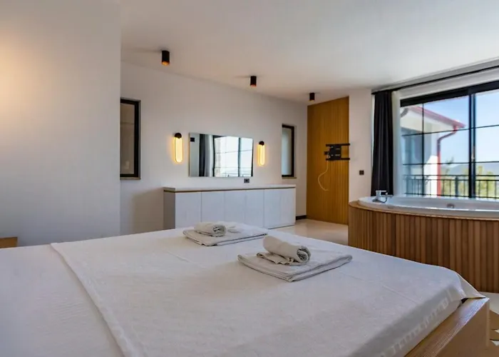 Kas 5 Bedroom Luxury With Private Pool Hot Tub Villa