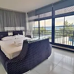5 Bedroom Luxury With Private Pool Hot Tub Villa *