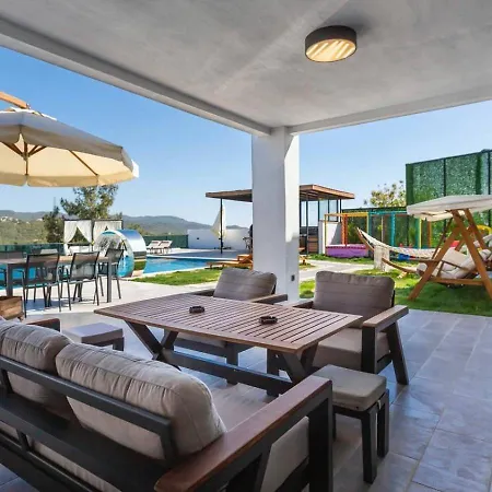 5 Bedroom Luxury With Private Pool Hot Tub فيلة كاس