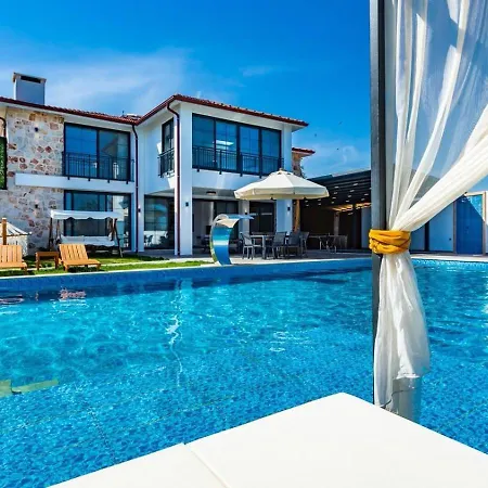 فيلة 5 Bedroom Luxury With Private Pool Hot Tub