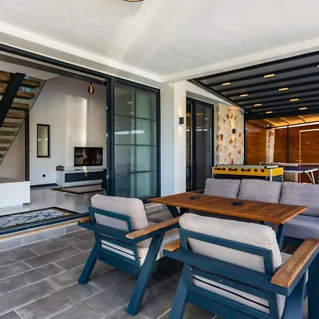 5 Bedroom Luxury With Private Pool Hot Tub