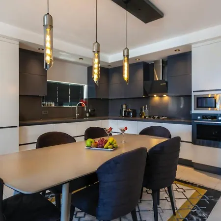 5 Bedroom Luxury With Private Pool Hot Tub كاس
