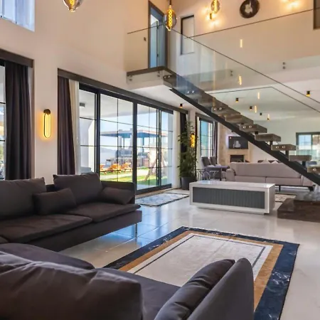 فيلة 5 Bedroom Luxury With Private Pool Hot Tub كاس