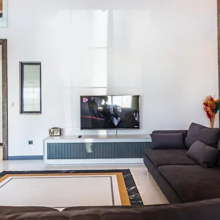 5 Bedroom Luxury With Private Pool Hot Tub كاس