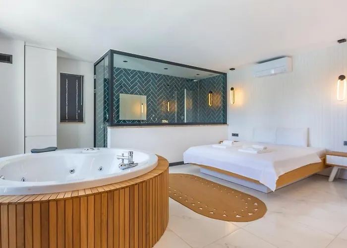 Kas 5 Bedroom Luxury With Private Pool Hot Tub Villa